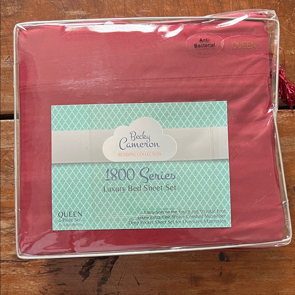 Becky Cameron Red Luxury Queen Bed Sheet 4-Piece Set.